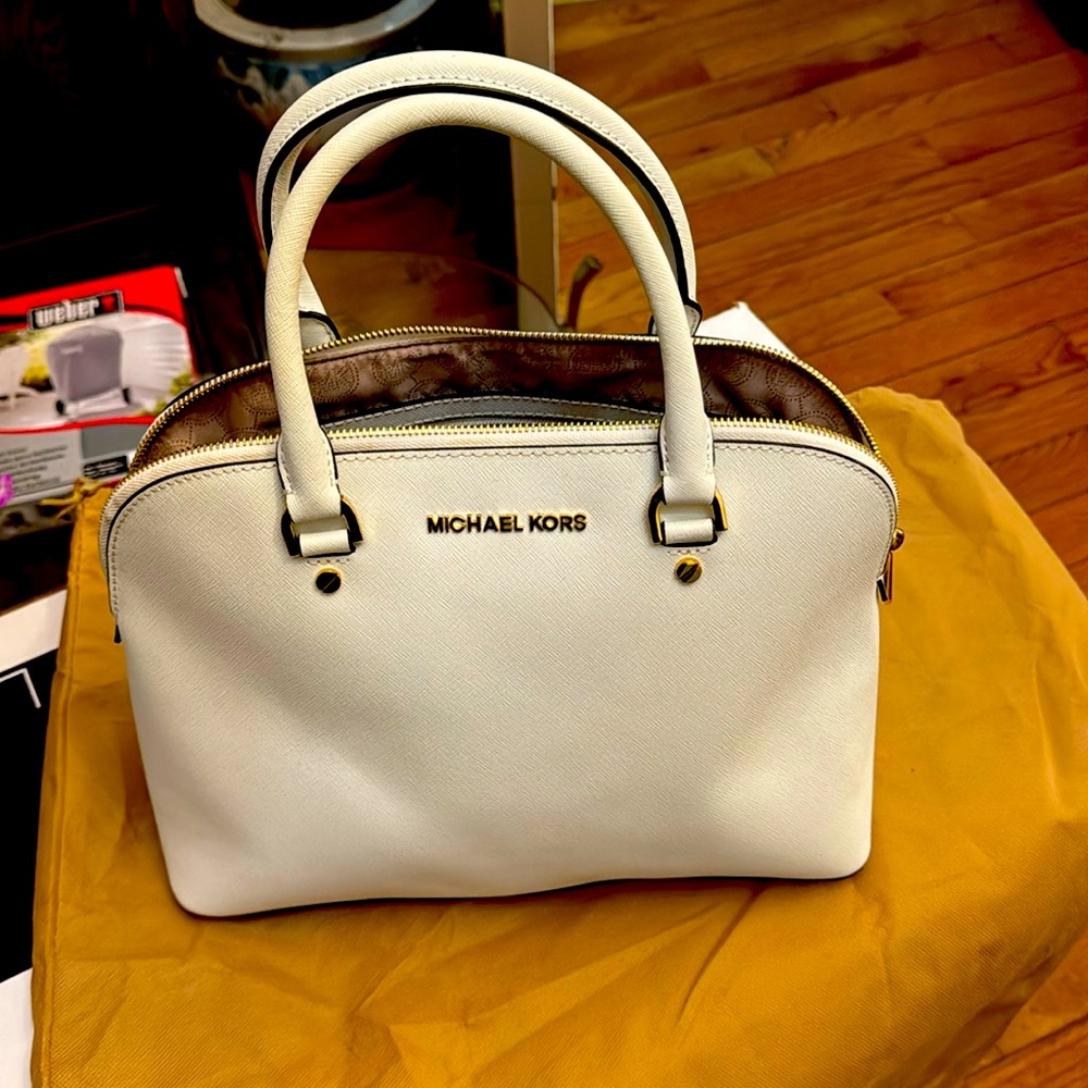 MIcHAEL KORS BEAUTIFUL WHITE BAG - Picture 1 of 5